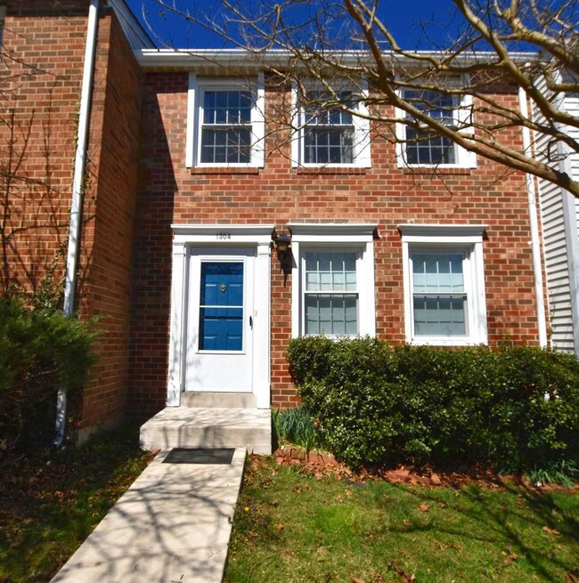 Charming 3 Level Townhome in Silver Spring - Charming 3 Level Townhome in Silver Spring