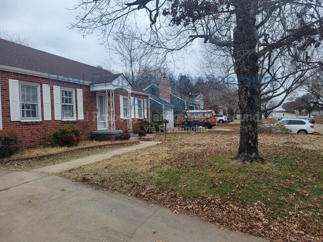 Photo - 1415 S New Haven Ave