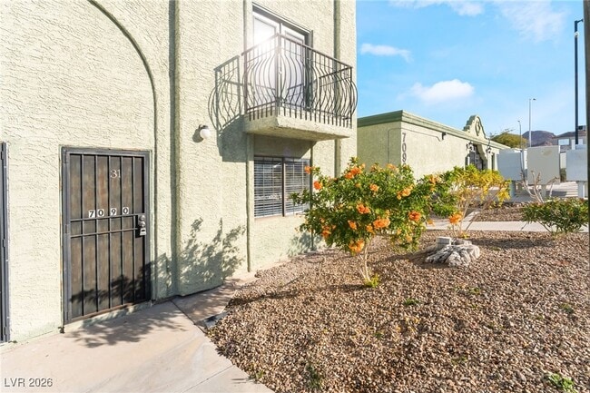 Photo - 7090 Burcot Ave Unidad C31