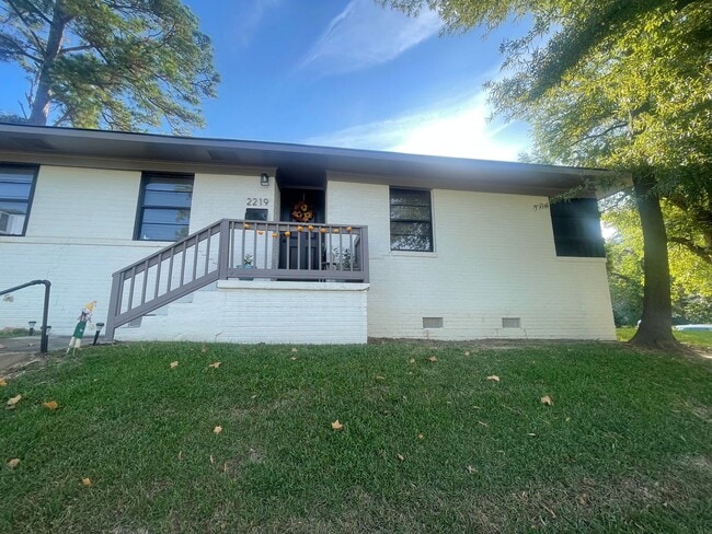 2219 Gilbert Dr