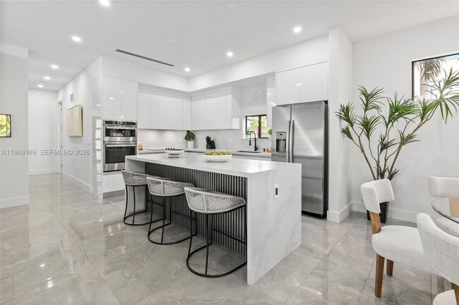 Photo - 325 SW 16th St