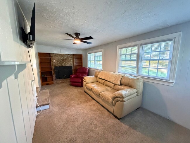 Photo - 12 Martin Ln