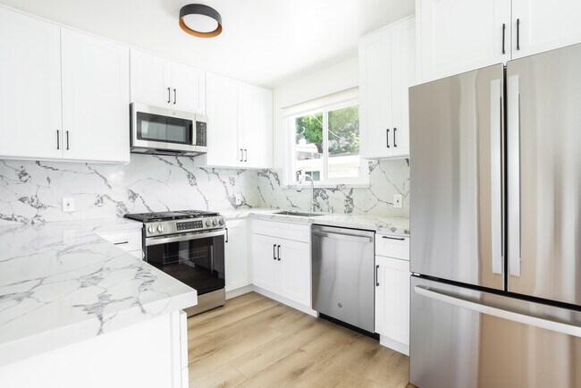 Photo - 728 N Edinburgh Ave Unit 728