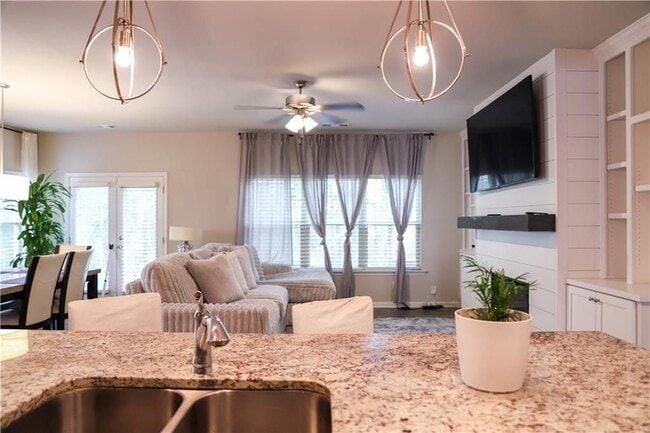 Photo - 402 Mulberry Row