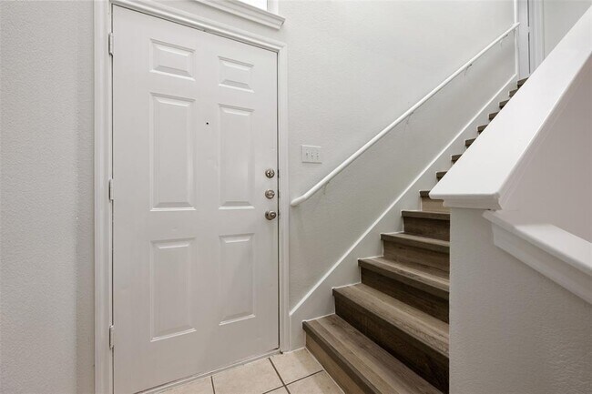 Photo - 1720 Constantino Cir