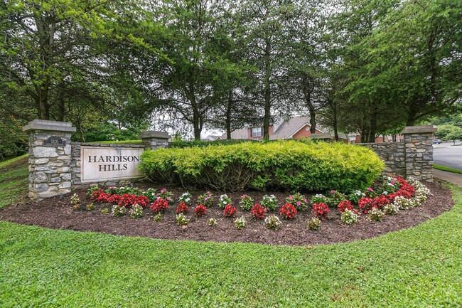 Photo - 1101 Downs Blvd