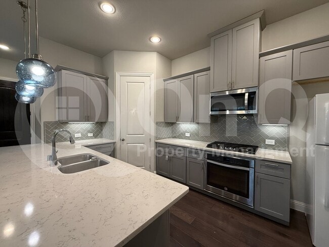 Photo - 2200 Zenith Ave