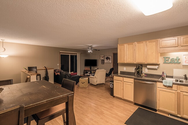 Photo - 312 N 4th St