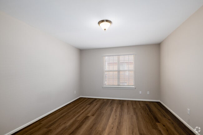 2BR 2BA, 1040SF, Classic - Bedroom