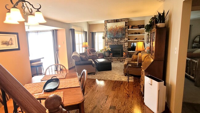 Photo - 294 Cobblestone Dr