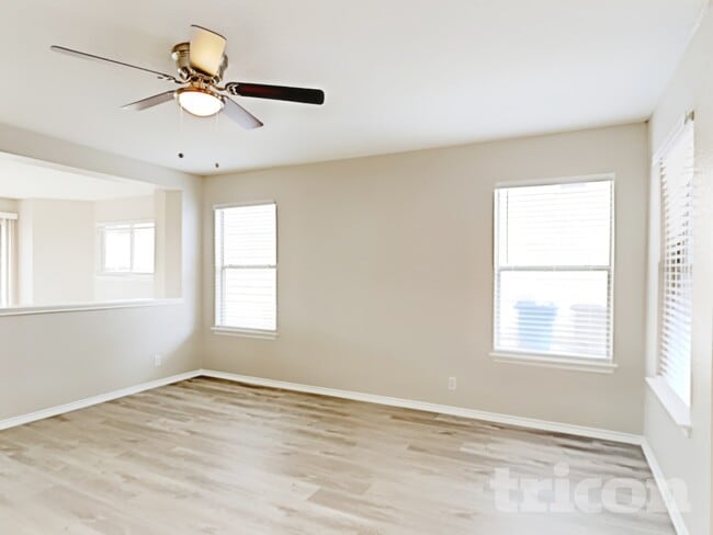 Photo - 15819 Hastings Park