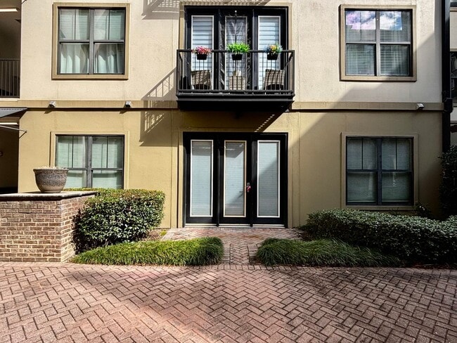 Photo - 5300 Peachtree Rd