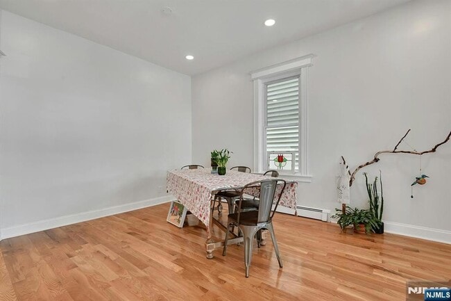 Photo - 158 Edgar St