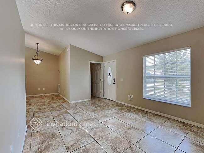 Photo - 1718 Hazelton St NW