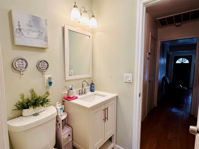 Photo - 7810 Kellwood Dr
