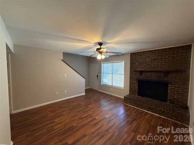 Photo - 2325 Brookview Ct