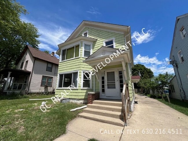 Building Photo - 663 Spruce St Unit 1 Rental