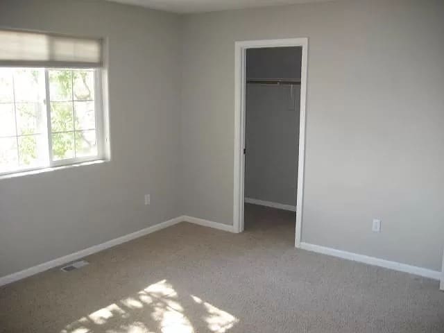 Photo - 726 Marion St