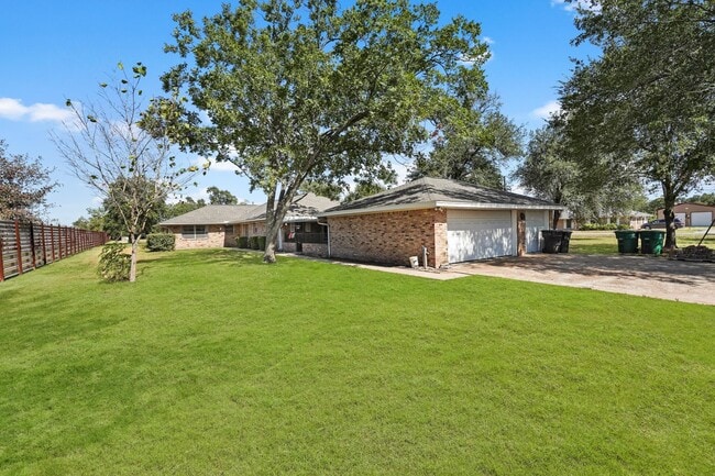 Photo - 10645 Oak Brook Dr