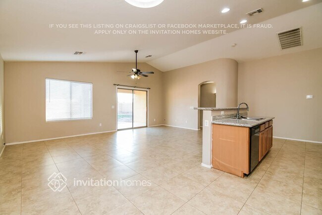 Photo - 204 W Belmont Red Cir