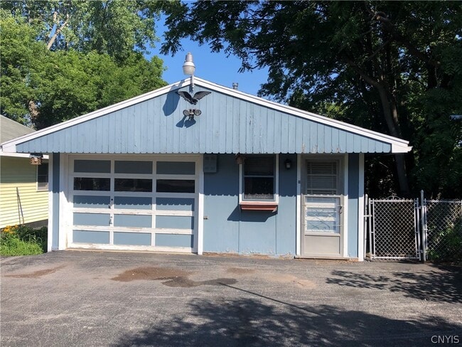Photo - 708 Schuyler St