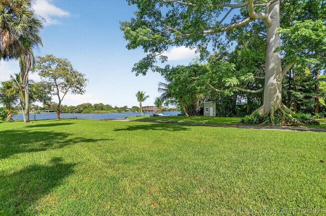 Photo - 6225 Pine Dr