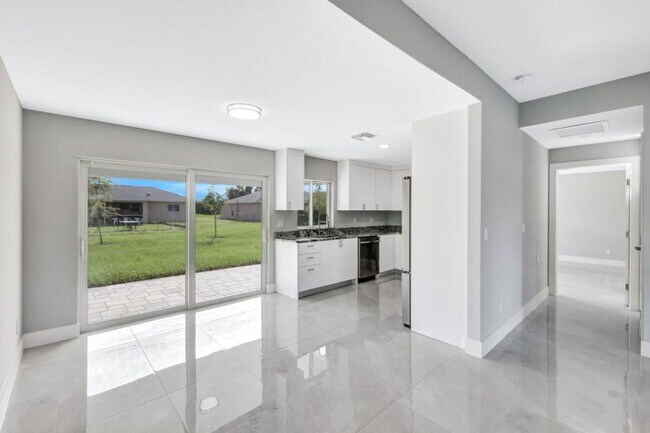 Photo - 23 NE 16th Pl