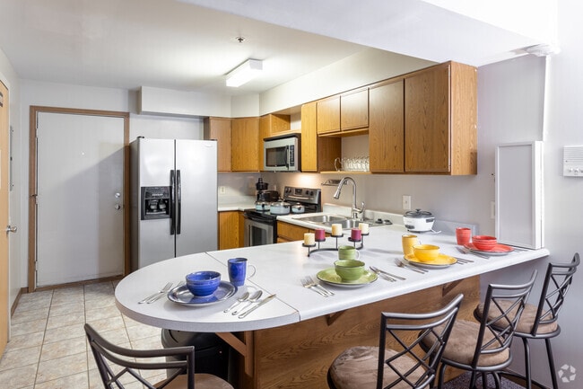 4BR,2BA,907SF - 1009 S 2nd St