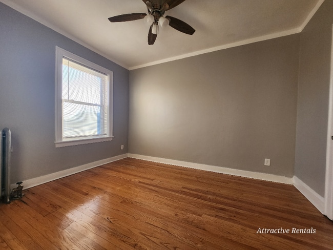 Photo - 652 E 81st St