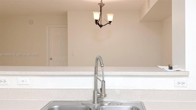 Photo - 677 SW 111th Ave Unidad 204