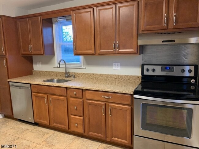 Photo - 15 Washburn Pl