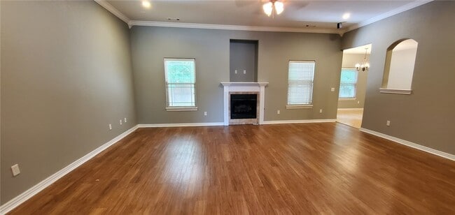 Photo - 574 Westford St