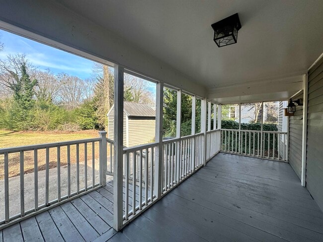 Photo - 205 N 2nd St
