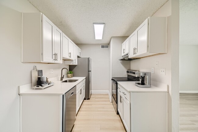 Building Photo - Aurora Meadows Rental