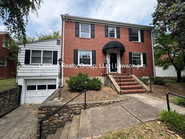 Photo - Charming and Updated Home in Raleigh Court with Fenced In Yard, Lawn Care Included!