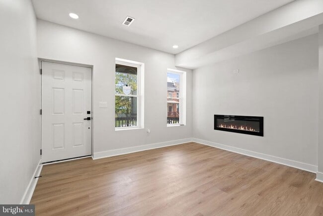 Photo - 711 McCabe Ave