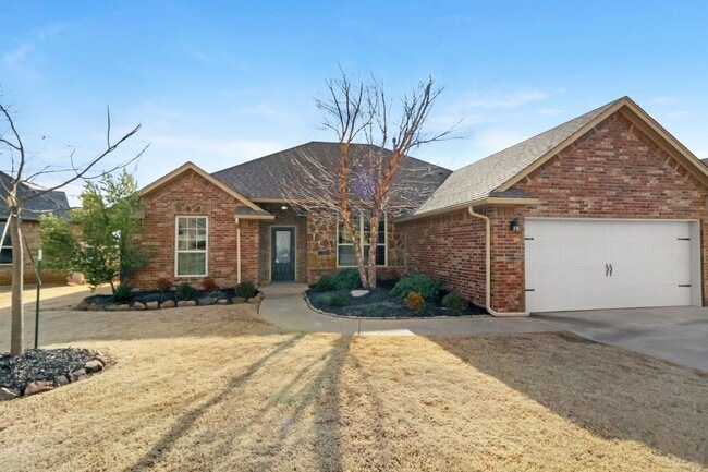 Building Photo - Beautiful 3 bed+office, 2 bath, 2 car Home located in The Grove