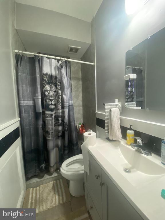 Photo - 1717 Fontain St