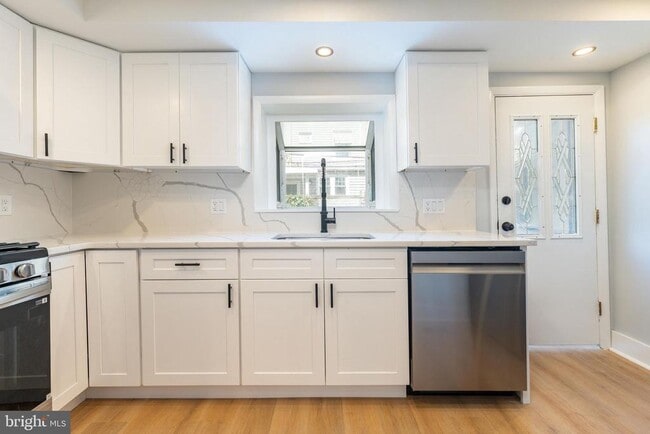 Photo - 3120 Tilton St