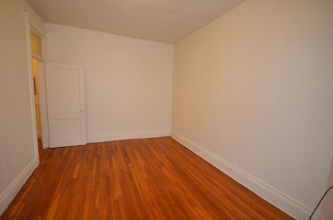 Photo - 15 Walbridge St Unit 4