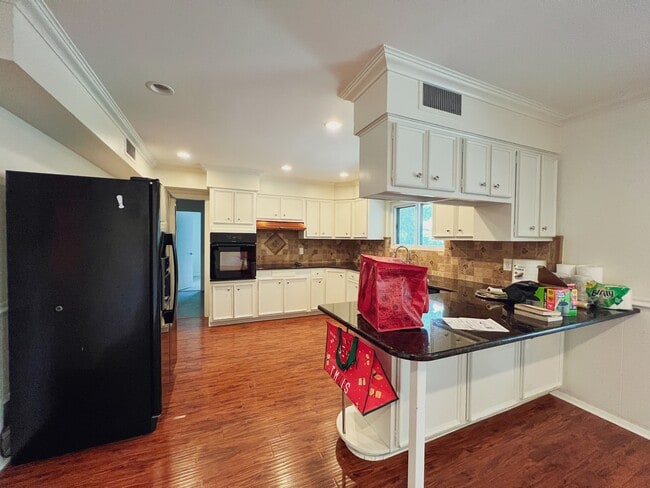 Photo - 219 Laramie Dr