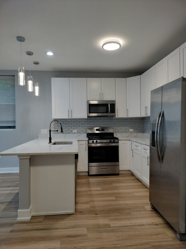 Photo - 3925 S Indiana Ave