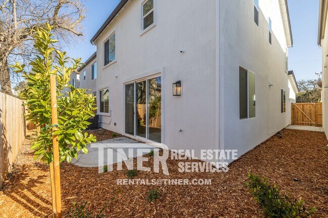 Photo - 8935 Fair Oaks Blvd