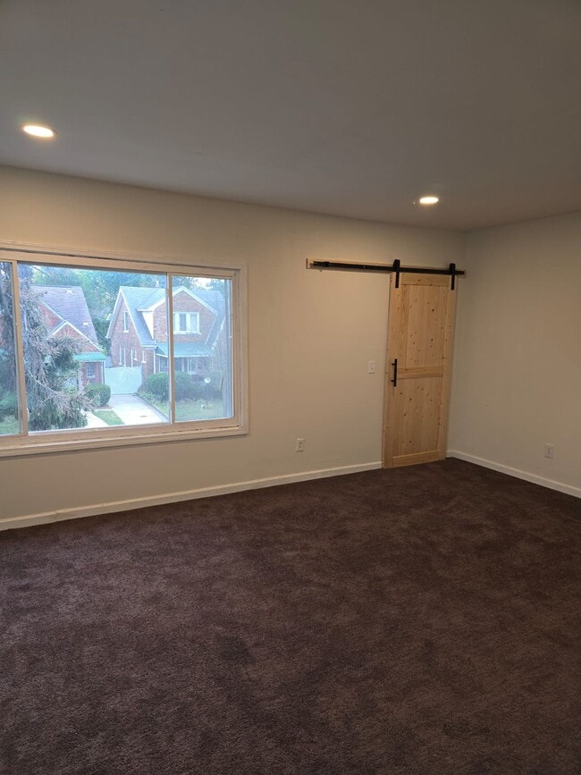 Living room - 15503 Ward St