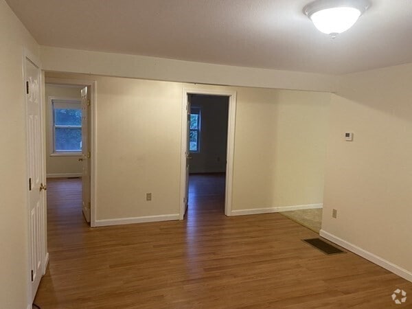 Building Photo - 16 Broadway St Rental