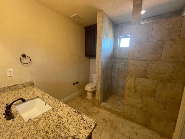 Photo - FREE RENT $$$ 3/2.5 Townhome w/ STUNNING O... Unit 7912 Branch Way