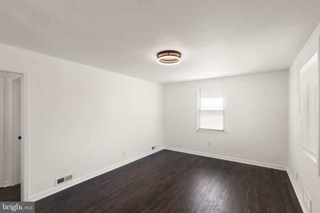 Photo - 8723 Lackawanna Ave