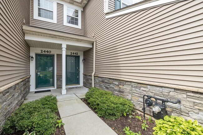 Photo - 2442 Oneida Ln