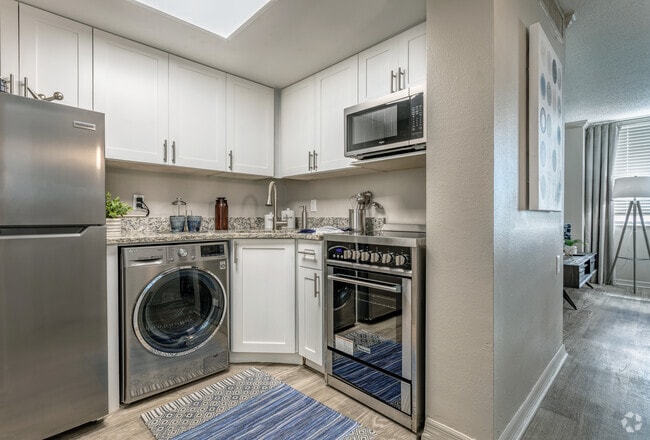 1BR / 1BD - 530SF