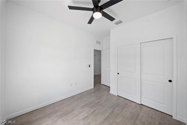 Photo - 715 Homer Ave S